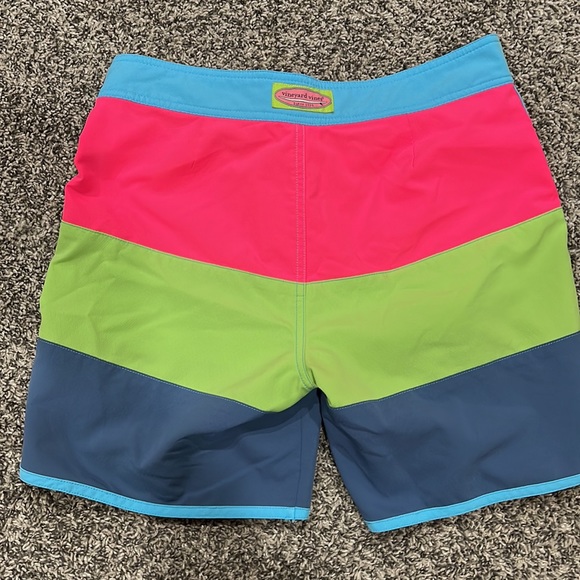 Men’s Vineyard Vines swim trunks, large, board shorts. Discount shipping - Picture 4 of 4